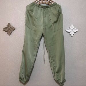 Women's Green Capris
